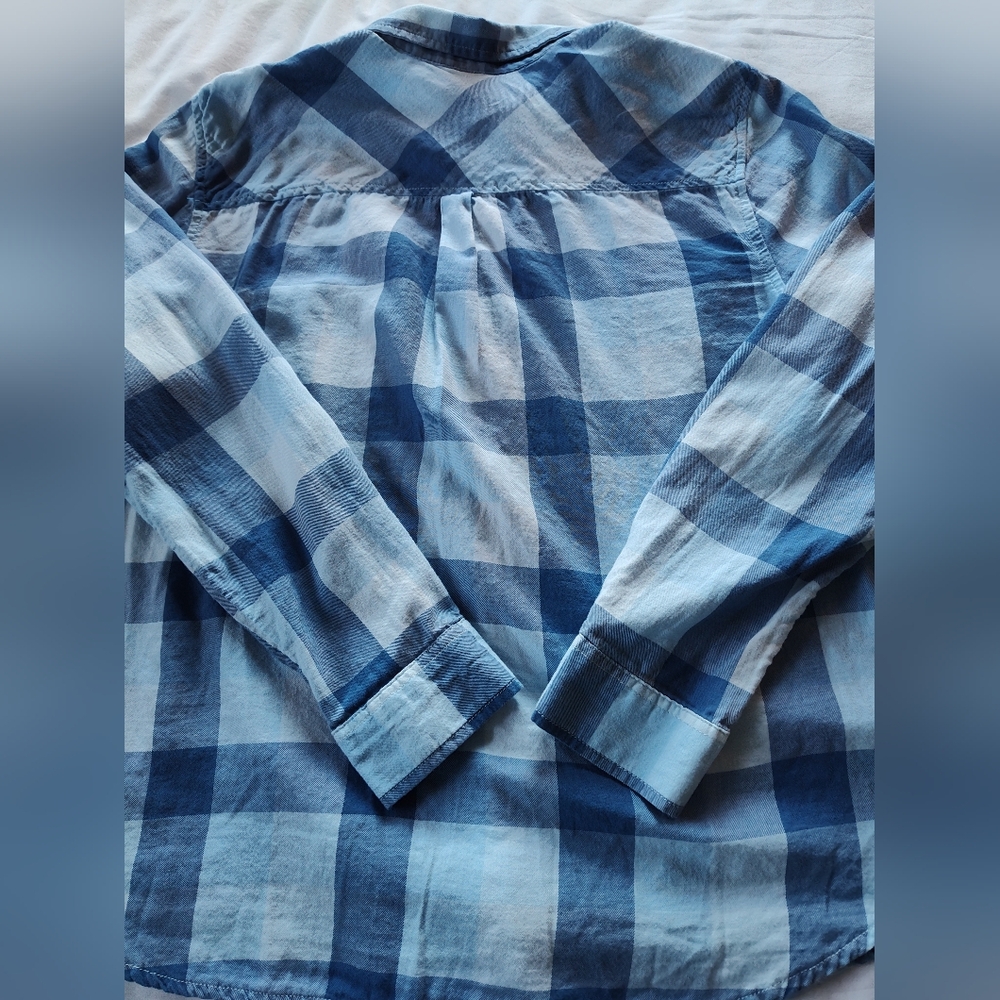FADED GLORY Ladies lightweight Button Up Blouse. Size XL (16-18) - Picture 3 of 5